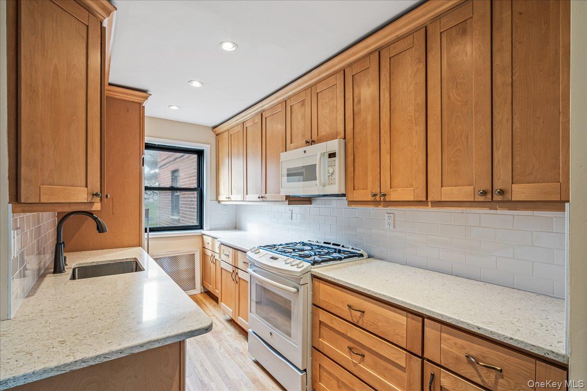 Coop 57  Queens, NY 11362, MLS-978415-7