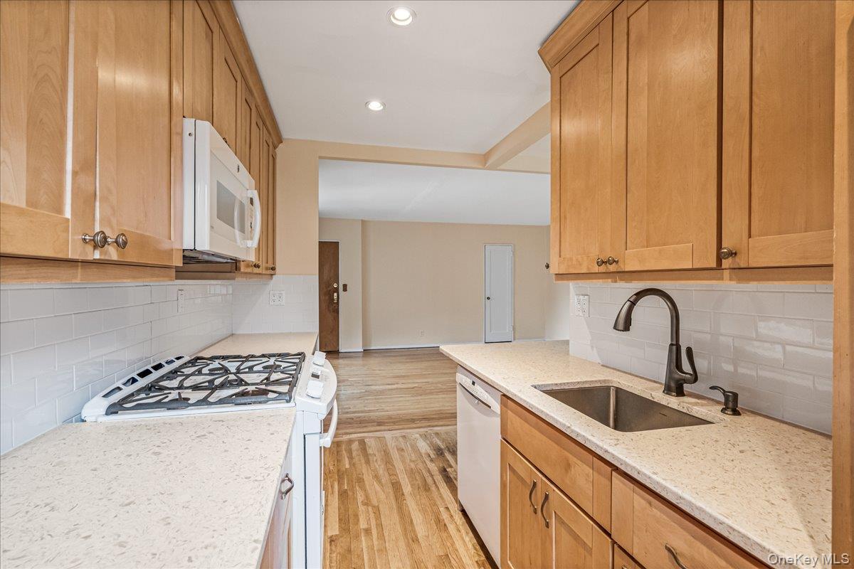 Coop 57  Queens, NY 11362, MLS-978415-8