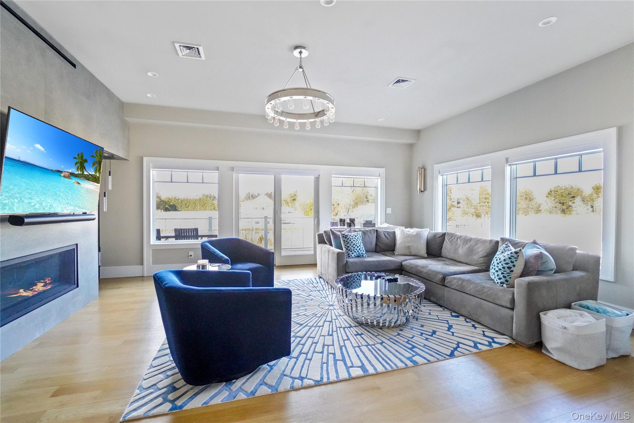 Single Family Foster Avenue Suffolk County, NY 11946, MLS-978457-4