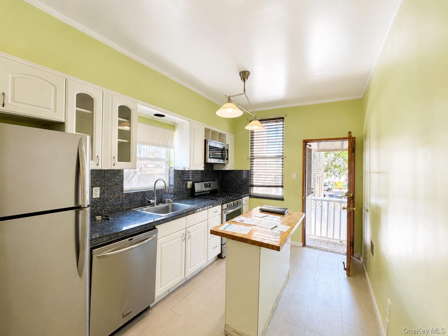 Single Family 80th Avenue Queens, NY 11385, MLS-978529-7