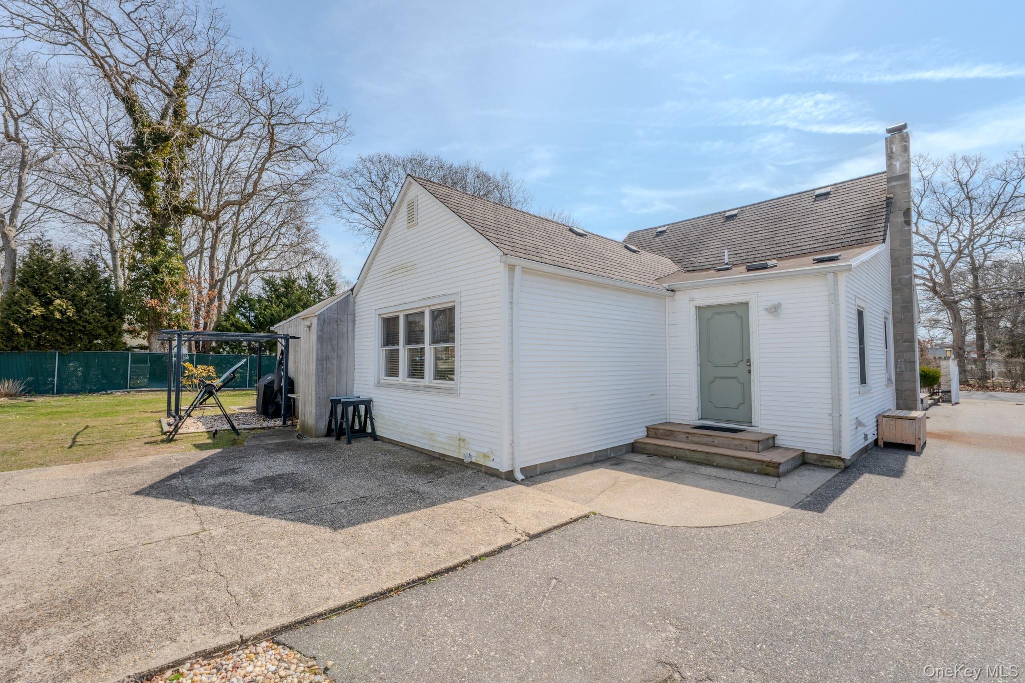 Single Family Manor Drive Suffolk County, NY 11967, MLS-978553-27