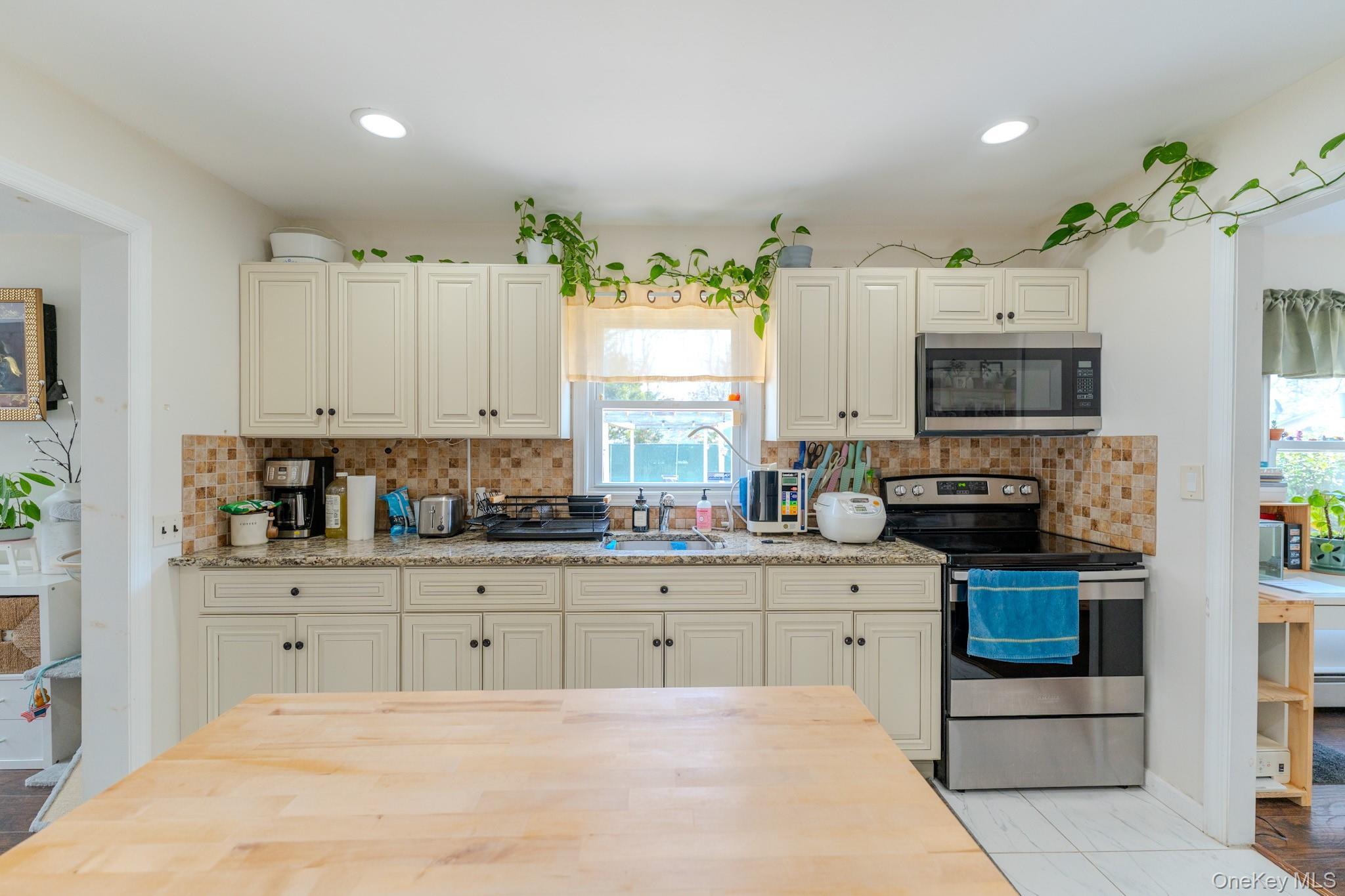 Single Family Manor Drive Suffolk County, NY 11967, MLS-978553-6