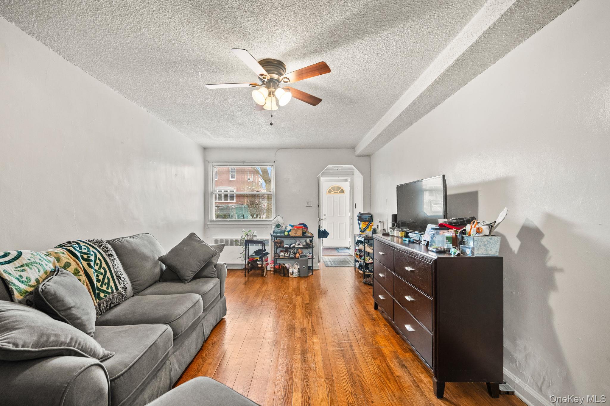 Single Family Calhoun  Bronx, NY 10465, MLS-978562-21