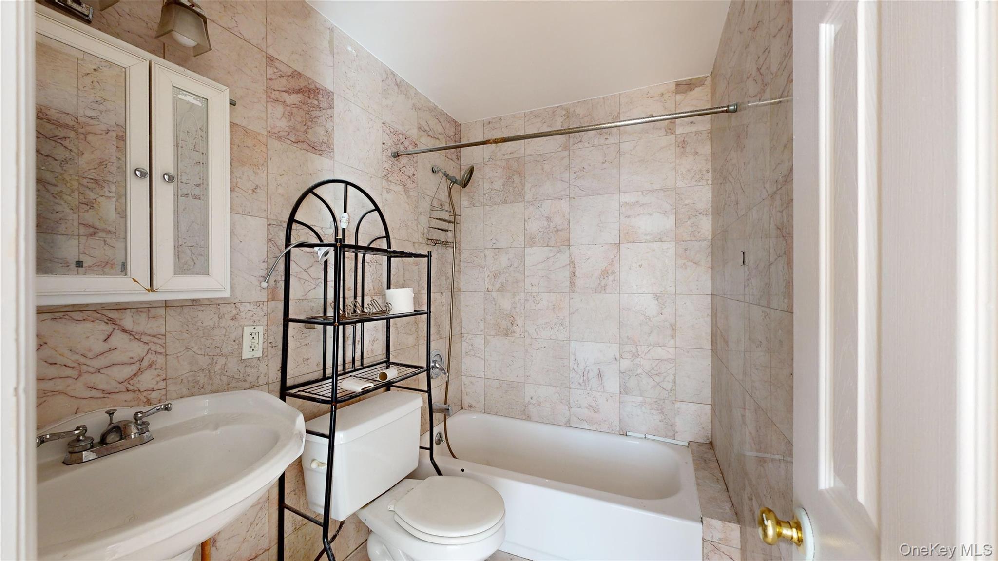 Single Family 3rd  Brooklyn, NY 11211, MLS-978567-9