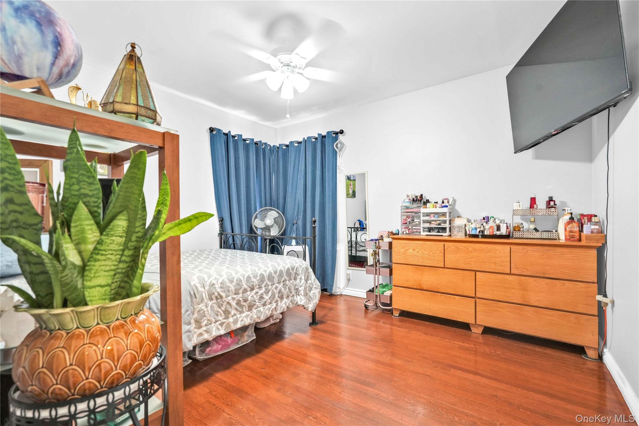 Single Family Hawtree Creek Queens, NY 11420, MLS-978568-19