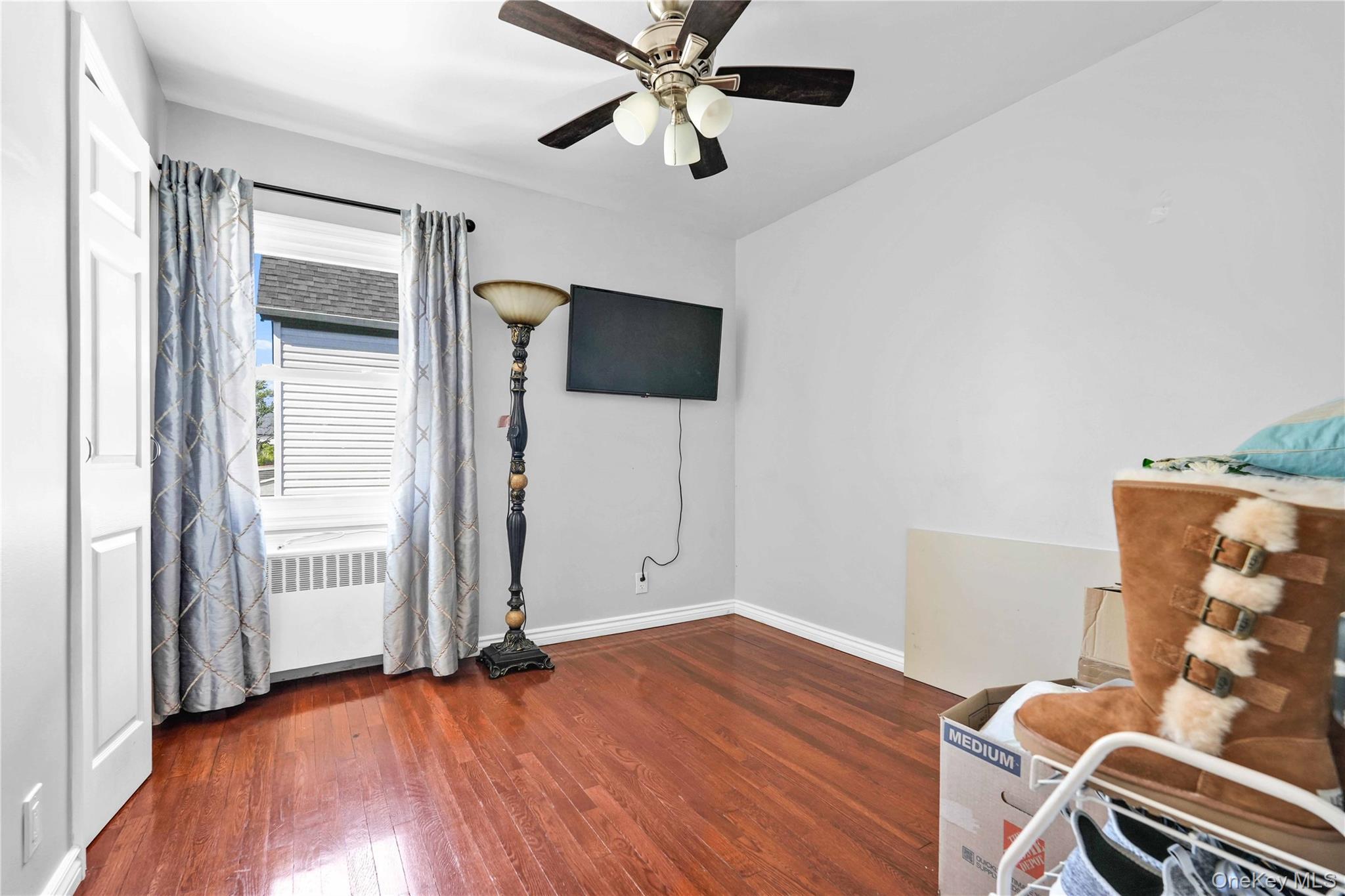 Single Family Hawtree Creek Queens, NY 11420, MLS-978568-20