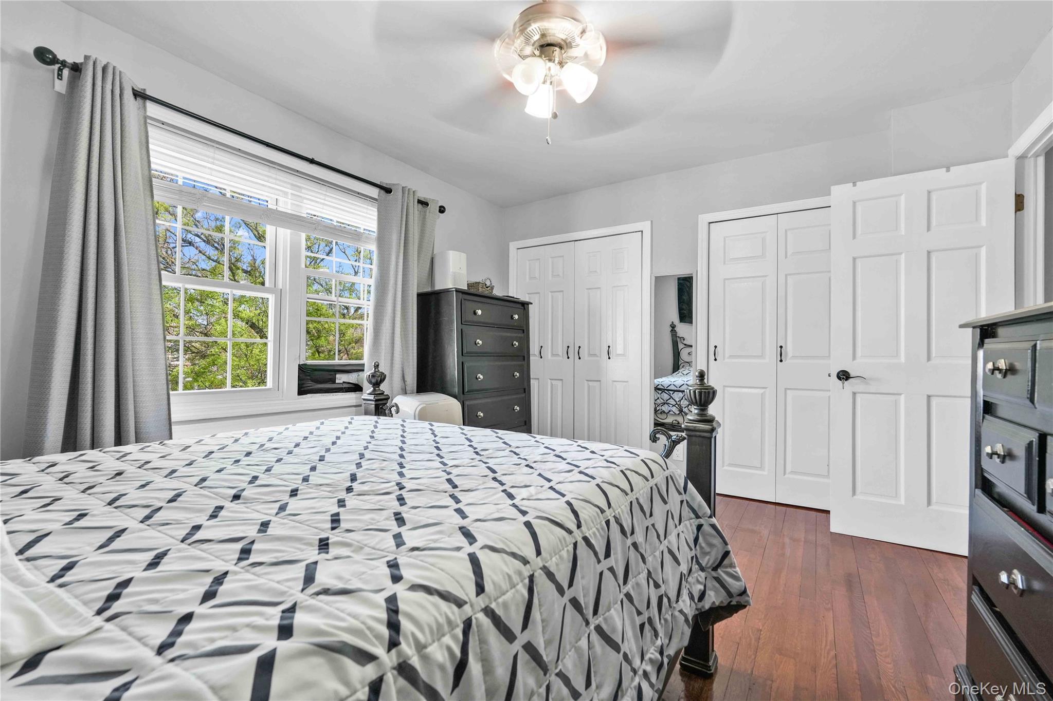 Single Family Hawtree Creek Queens, NY 11420, MLS-978568-23