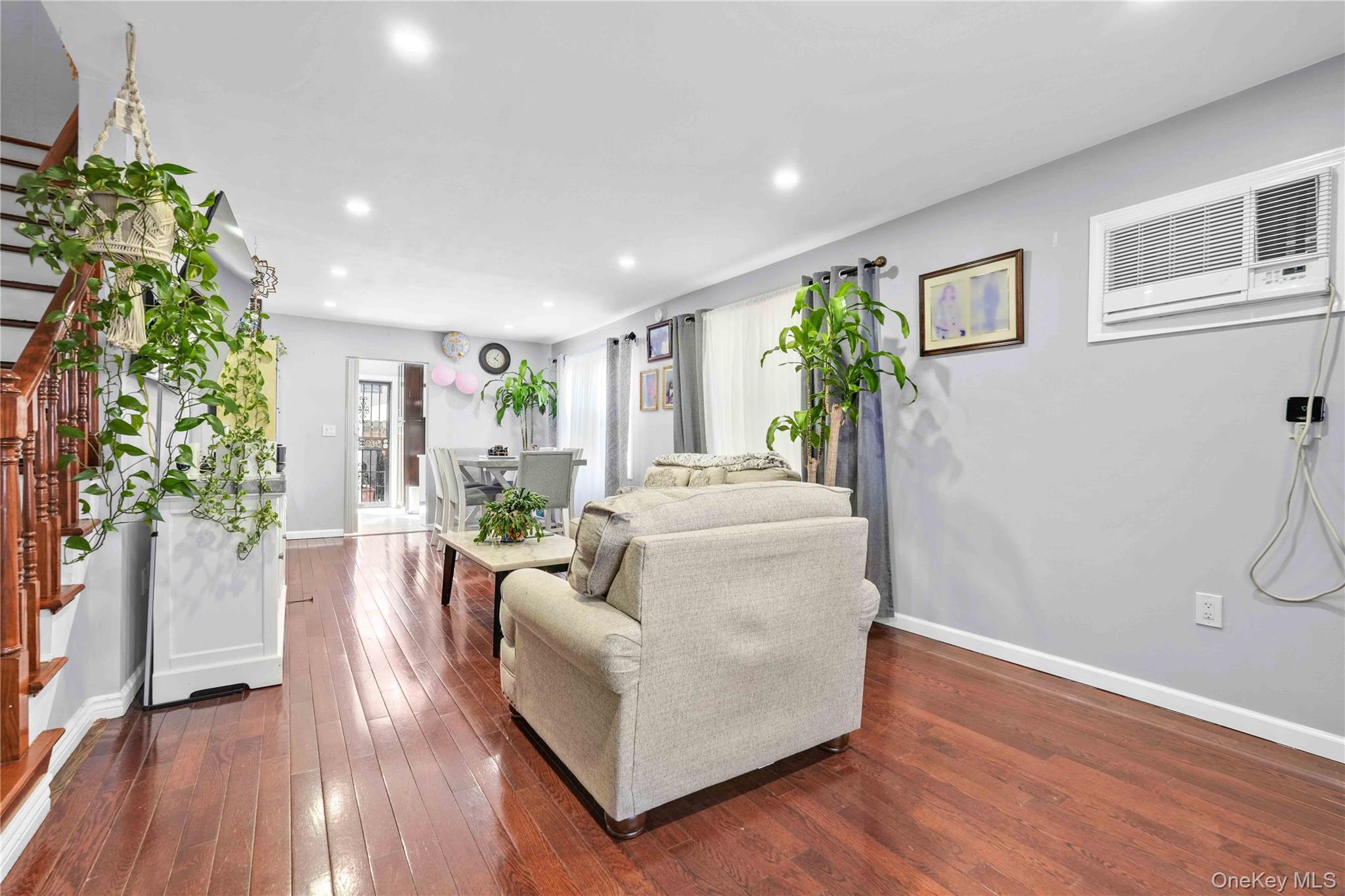Single Family Hawtree Creek Queens, NY 11420, MLS-978568-3