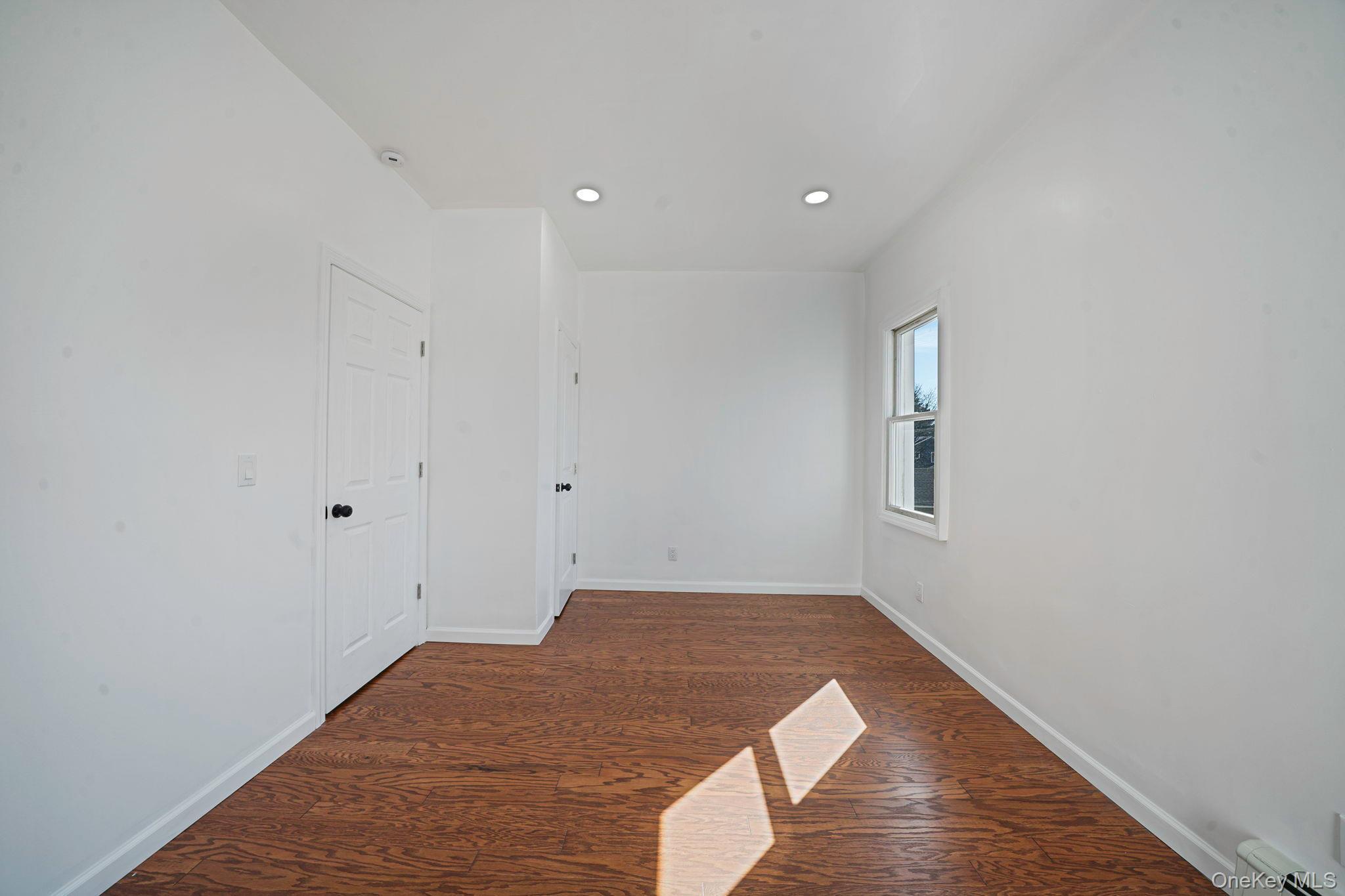 Single Family Southern  Nassau County, NY 11553, MLS-978573-12