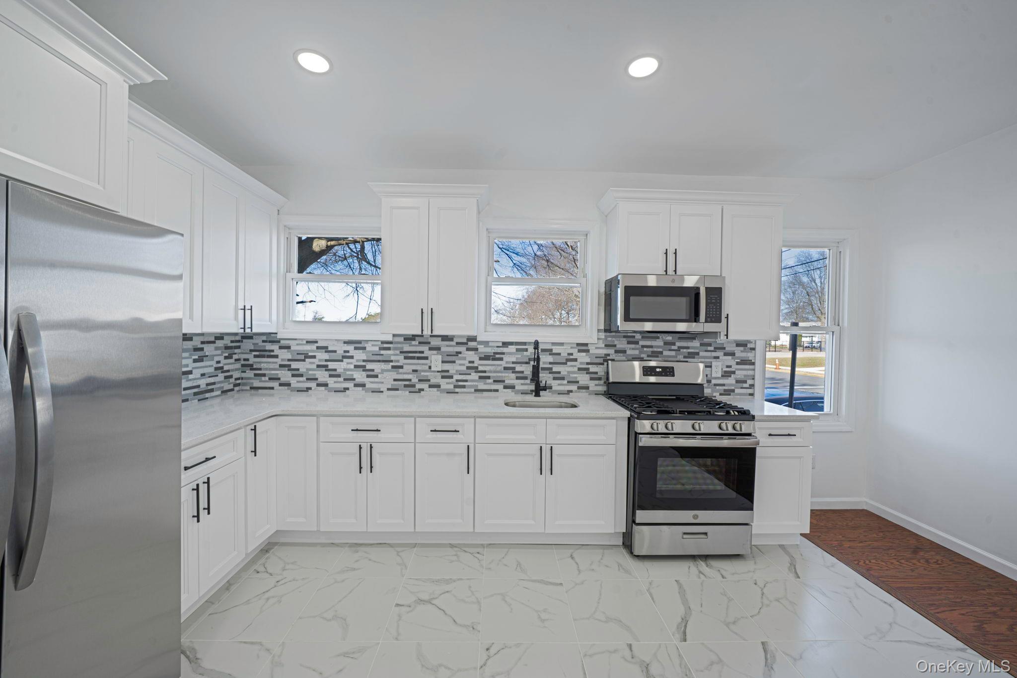 Single Family Southern  Nassau County, NY 11553, MLS-978573-6