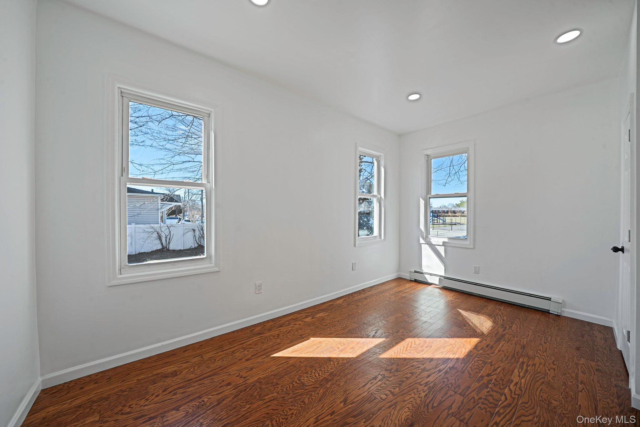 Single Family Southern  Nassau County, NY 11553, MLS-978573-8