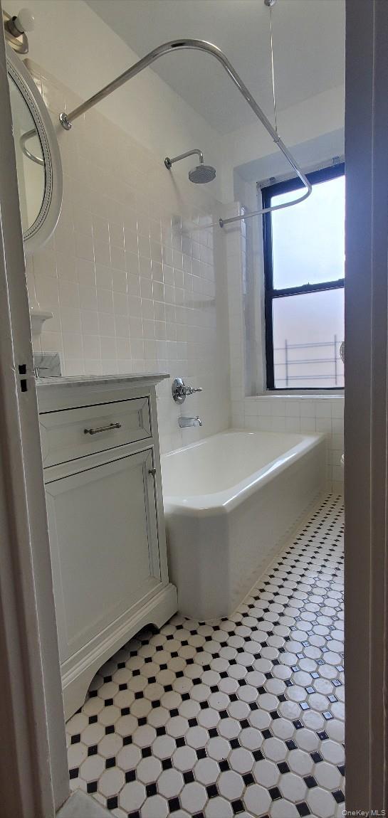 Condo 83rd Street  Queens, NY 11372, MLS-978597-8