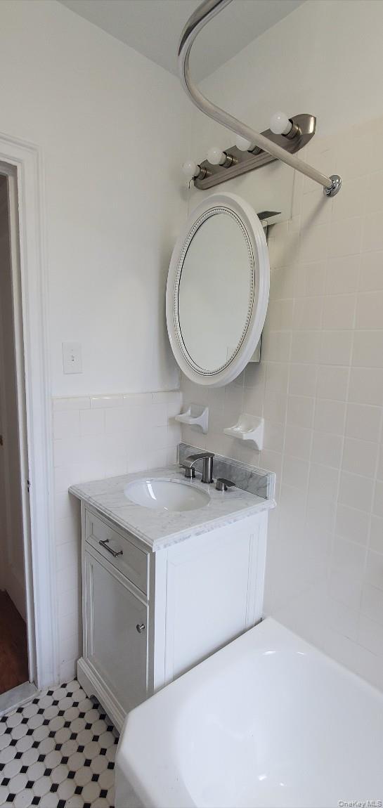 Condo 83rd Street  Queens, NY 11372, MLS-978597-9