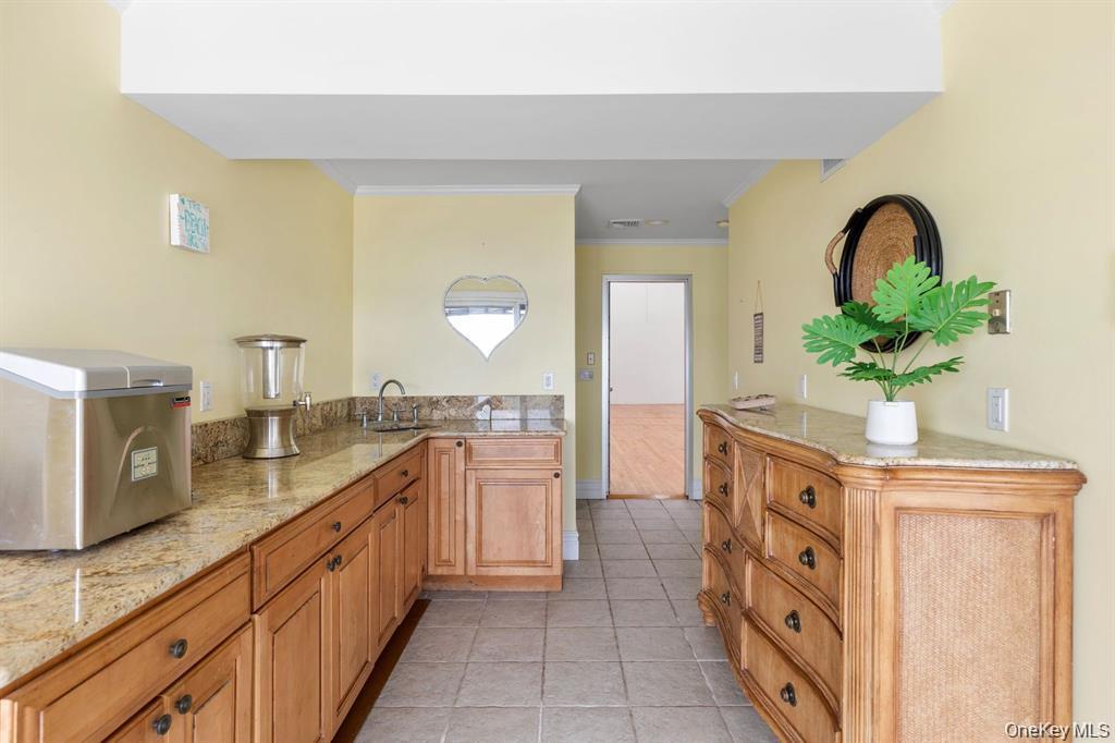 Single Family Beach Road  Suffolk County, NY 11768, MLS-978627-43