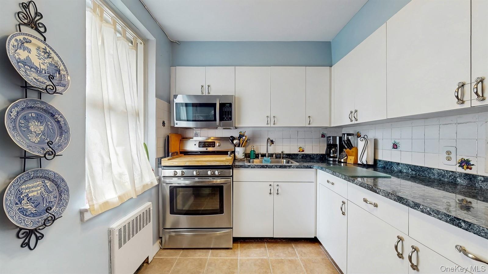 Coop Bronx River Westchester County, NY 10708, MLS-978629-11