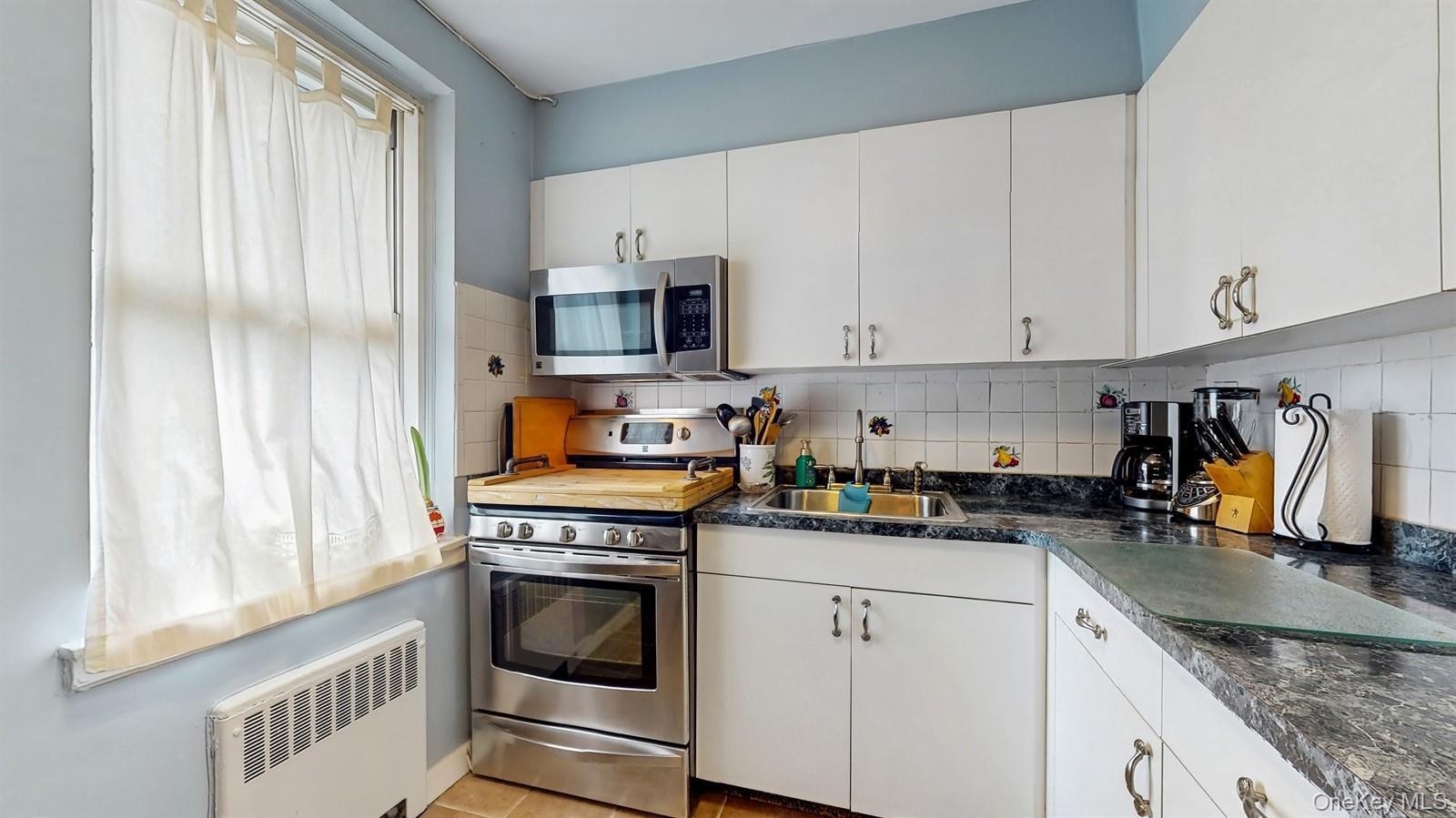 Coop Bronx River Westchester County, NY 10708, MLS-978629-12