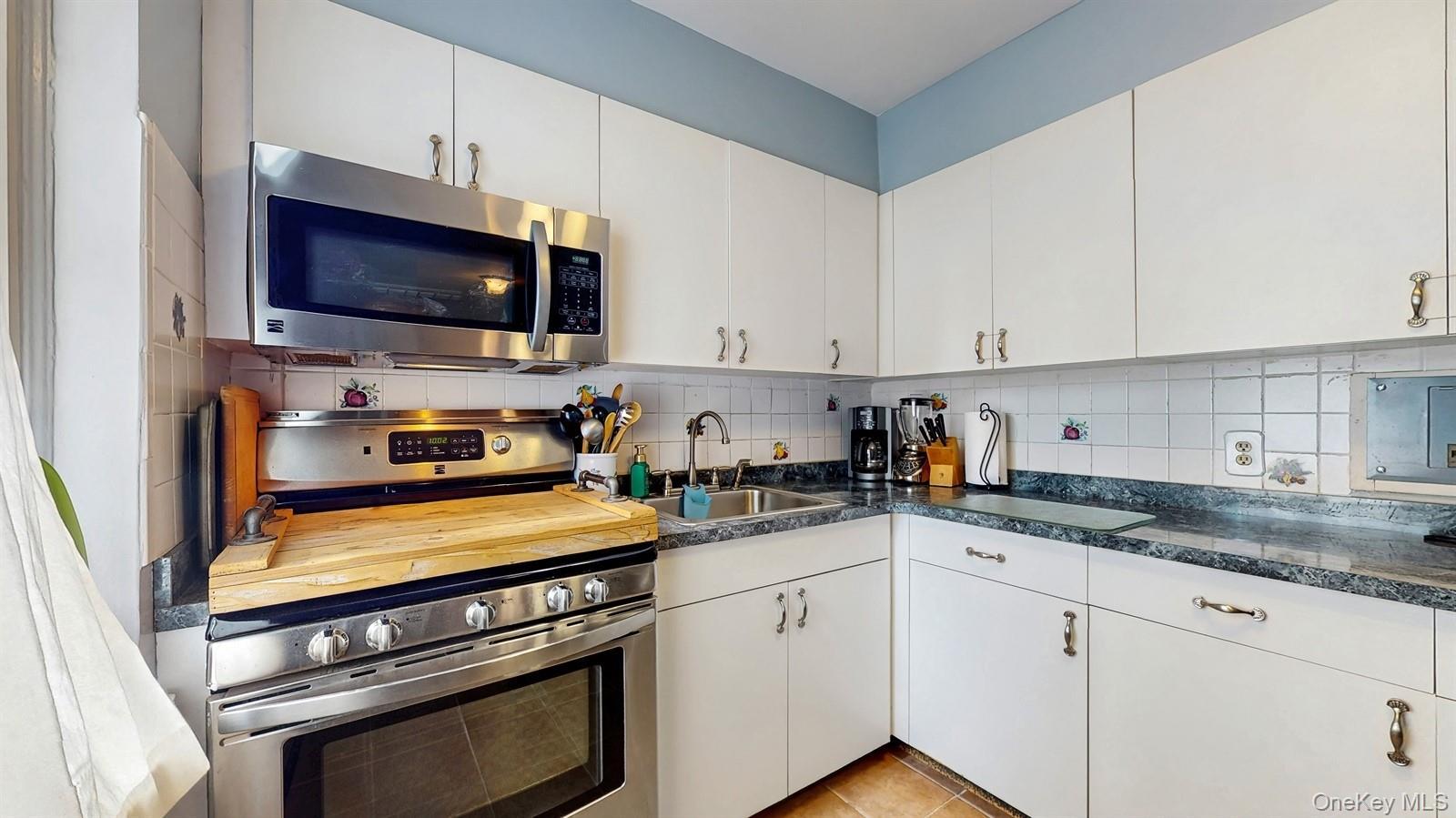 Coop Bronx River Westchester County, NY 10708, MLS-978629-14