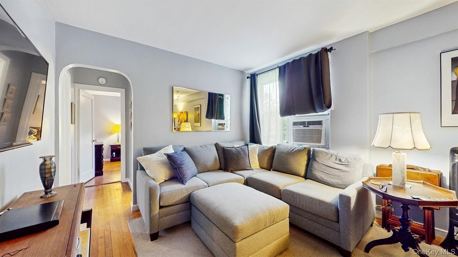 Coop Bronx River Westchester County, NY 10708, MLS-978629-7