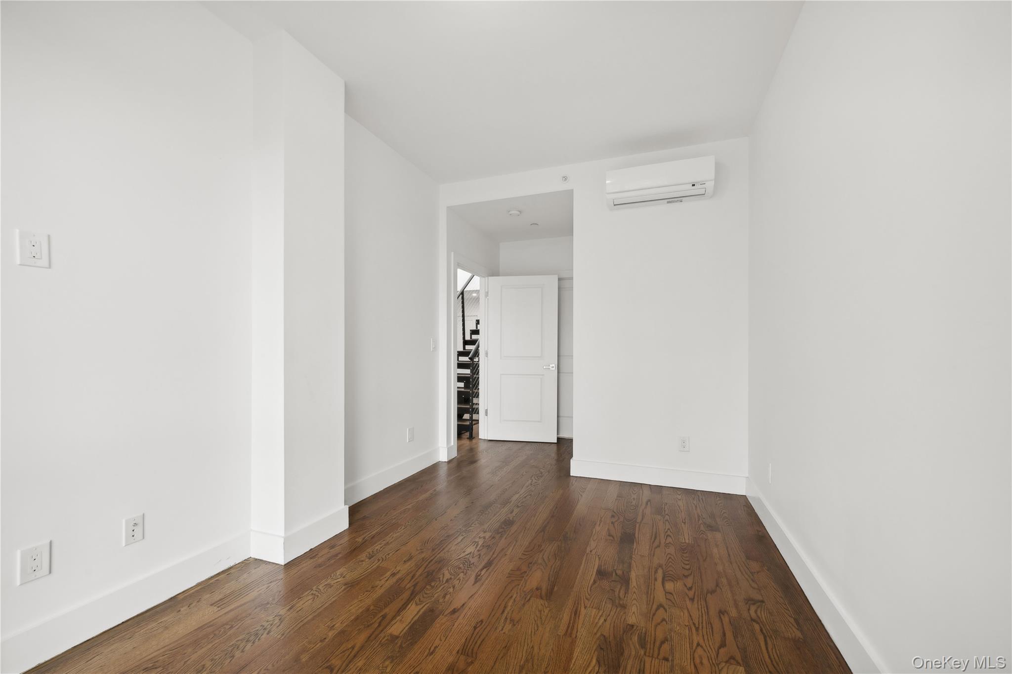 Condo 72nd  Queens, NY 11375, MLS-978632-11