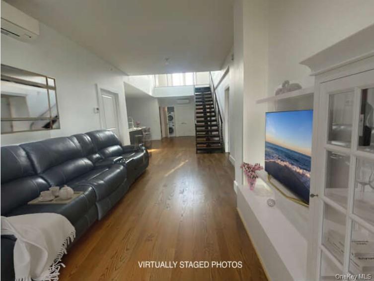 Condo 72nd  Queens, NY 11375, MLS-978632-4