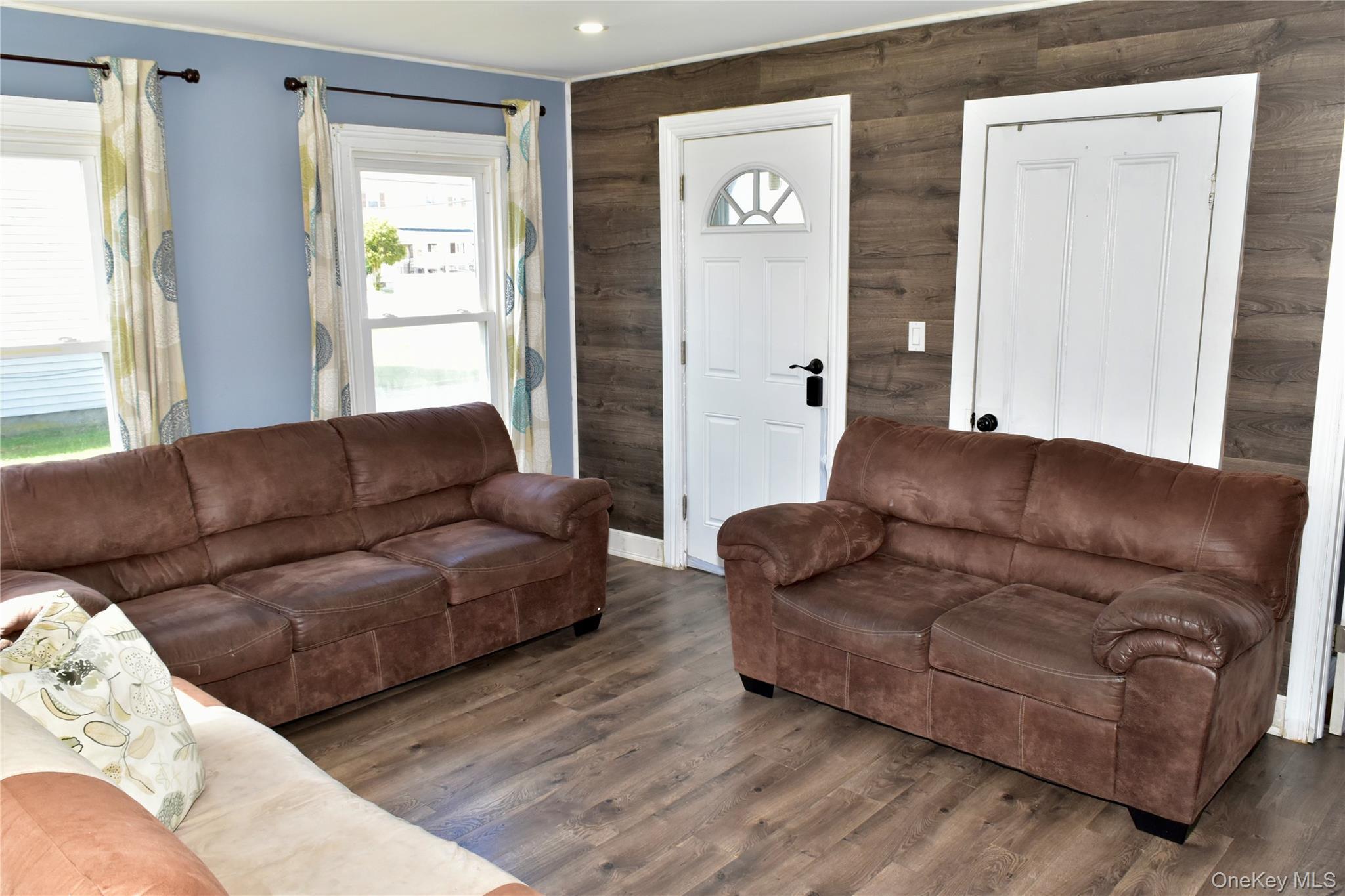 Single Family Pearl  Suffolk County, NY 11772, MLS-978649-22