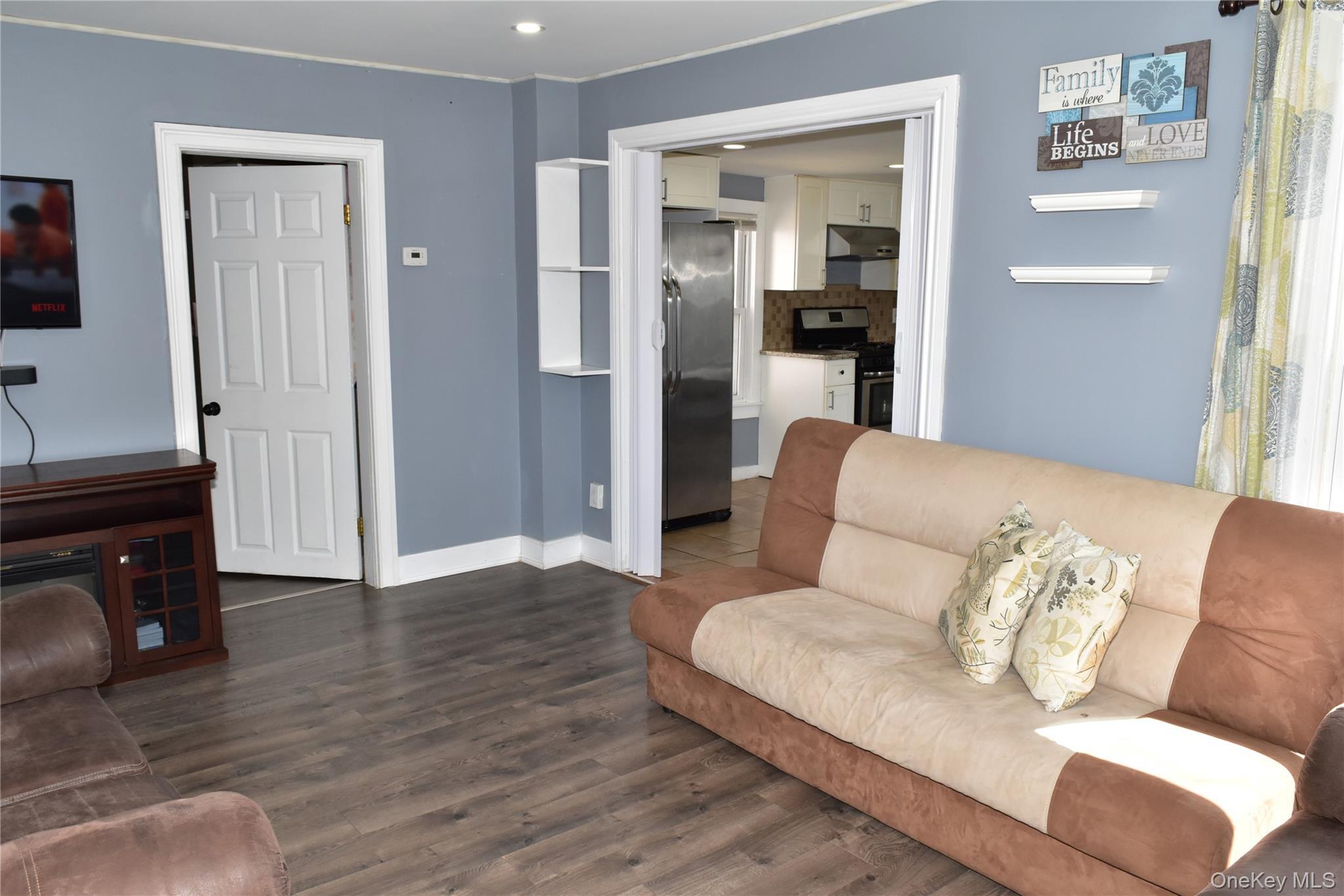 Single Family Pearl  Suffolk County, NY 11772, MLS-978649-24