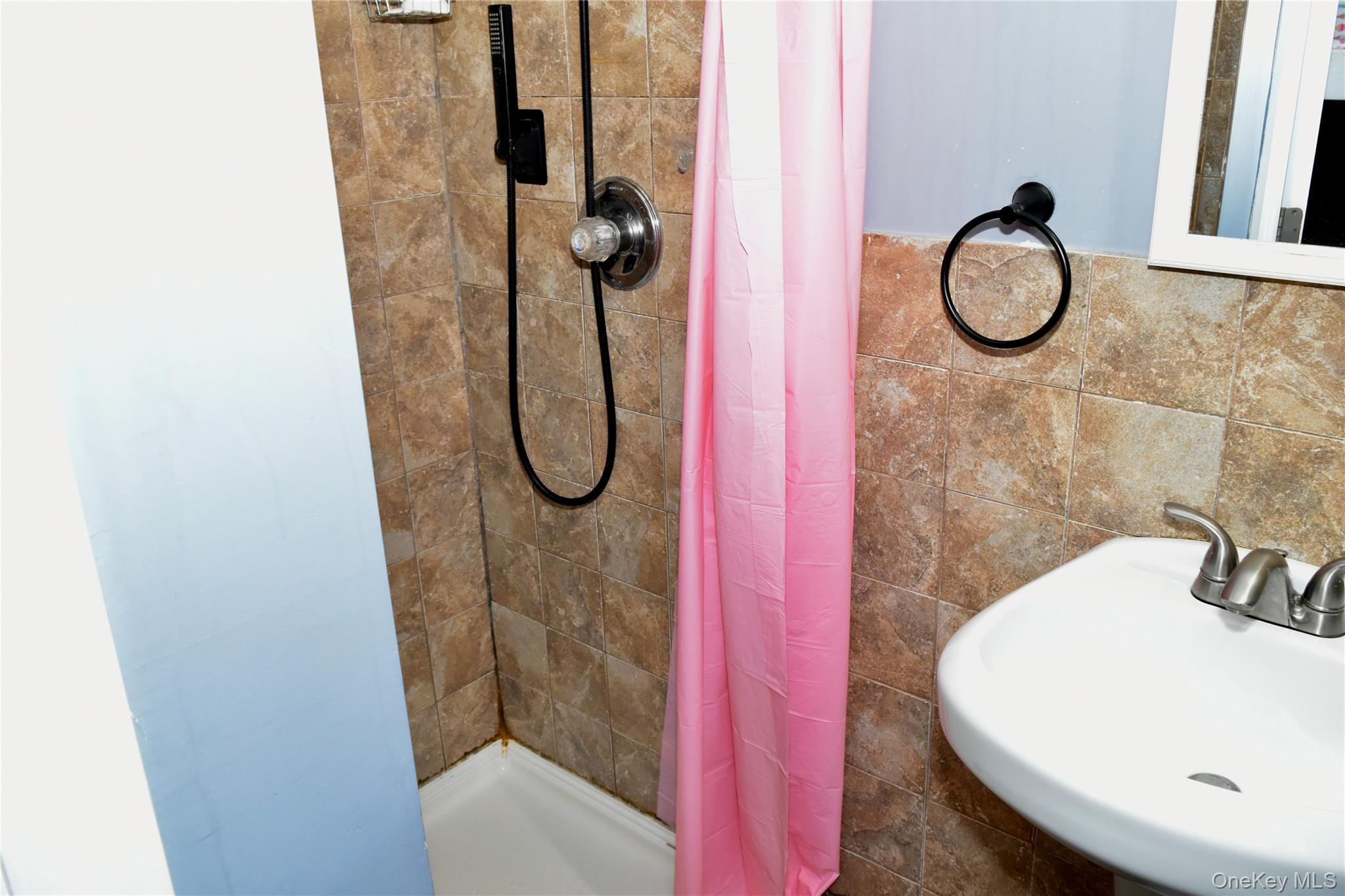 Single Family Pearl  Suffolk County, NY 11772, MLS-978649-29