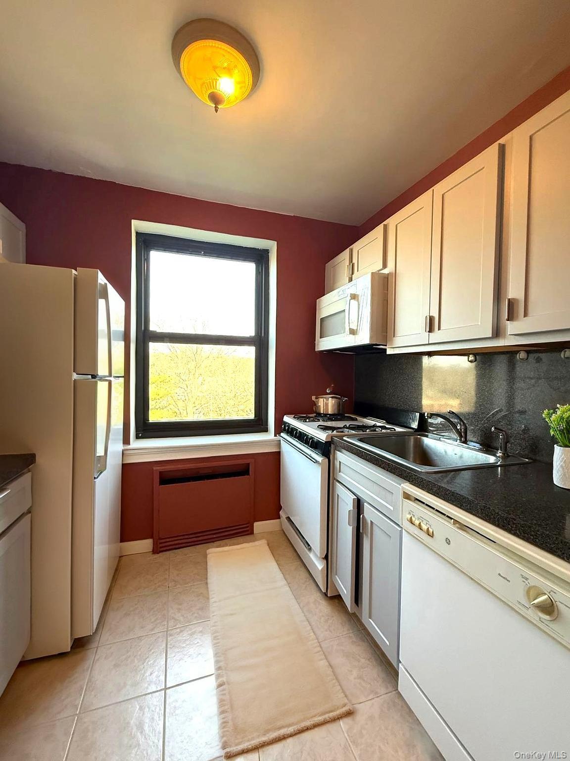 Coop Bell Blvd  Queens, NY 11364, MLS-978650-11