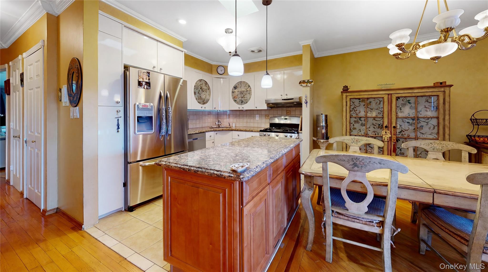 Condo 70th  Queens, NY 11362, MLS-978669-11