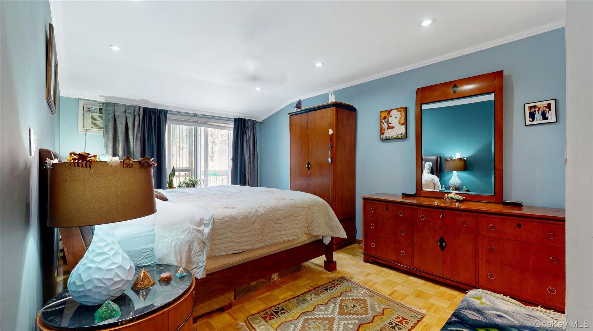 Condo 70th  Queens, NY 11362, MLS-978669-2