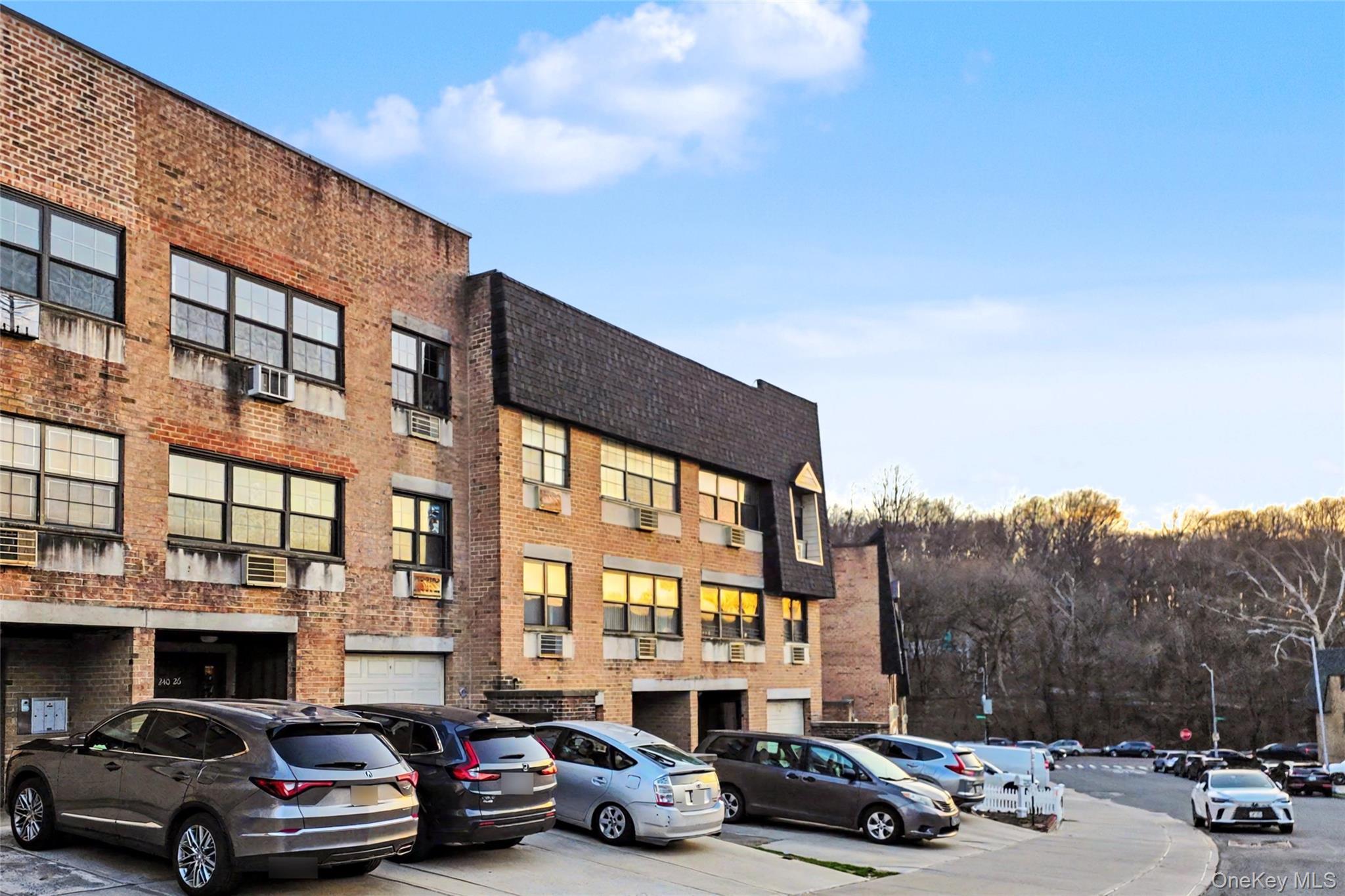 Condo 70th  Queens, NY 11362, MLS-978669-22