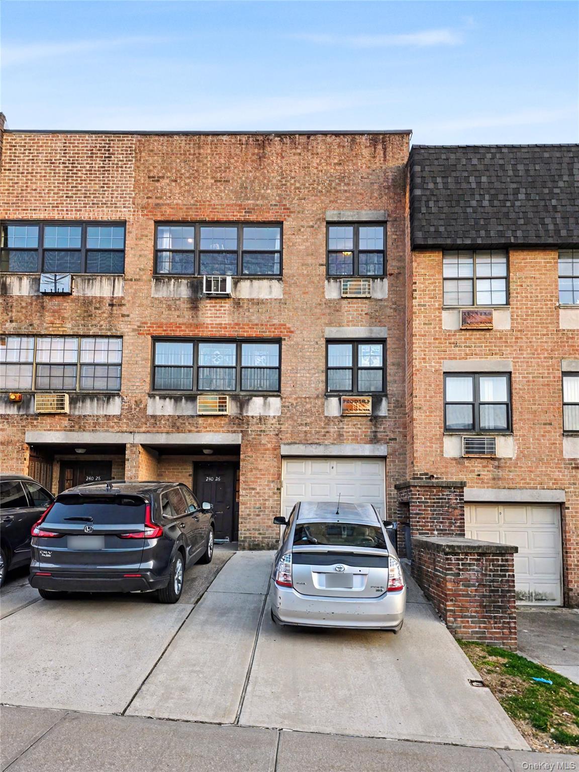 Condo 70th  Queens, NY 11362, MLS-978669-25