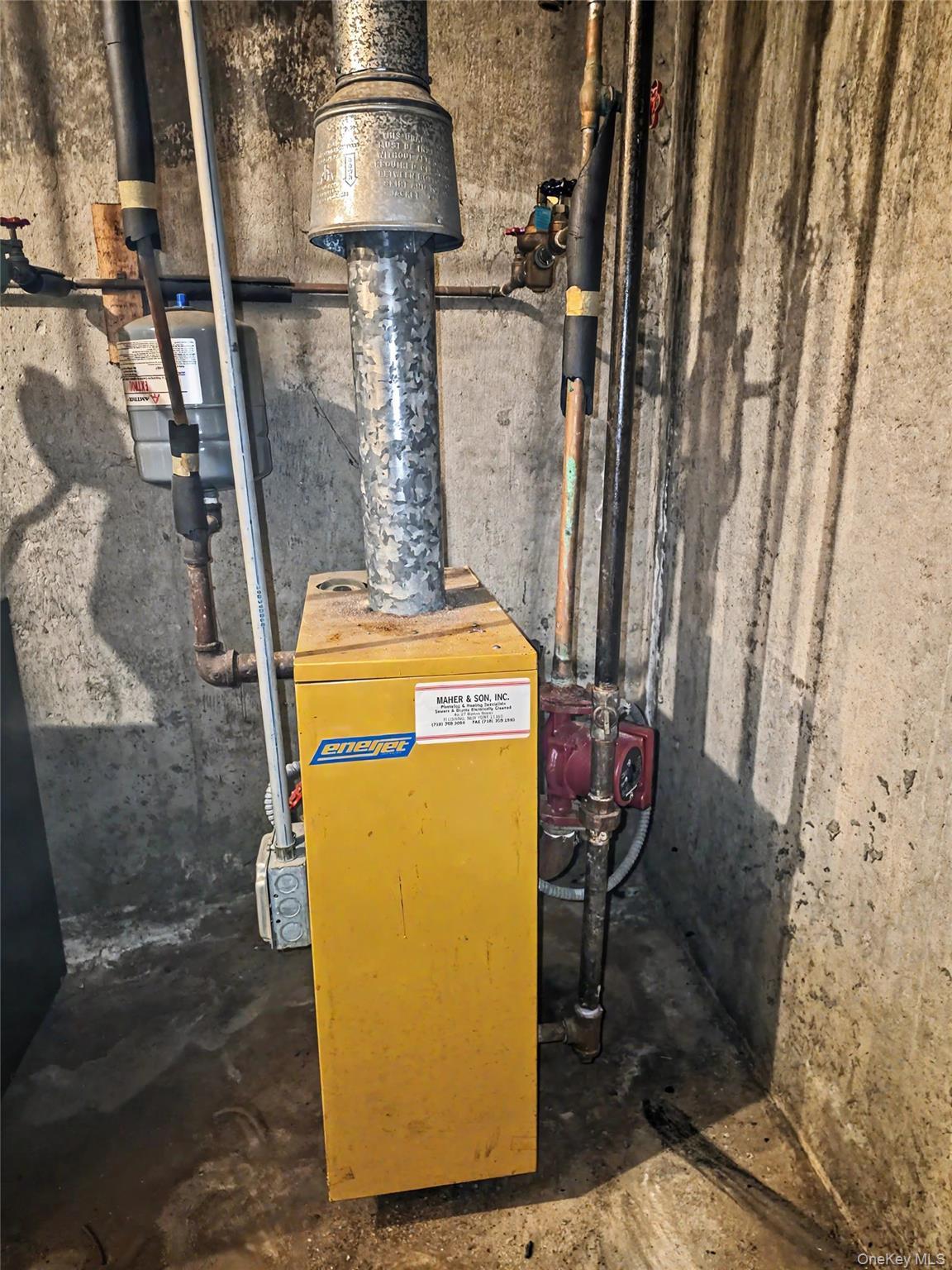 Condo 70th  Queens, NY 11362, MLS-978669-31