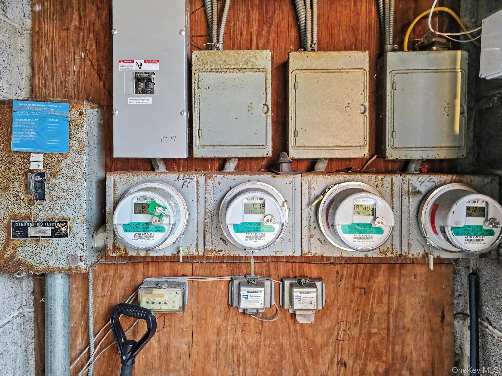 Condo 70th  Queens, NY 11362, MLS-978669-32