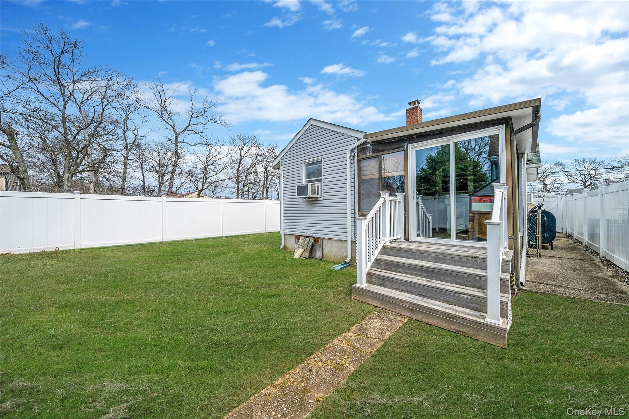 Single Family Bay  Suffolk County, NY 11779, MLS-978673-28