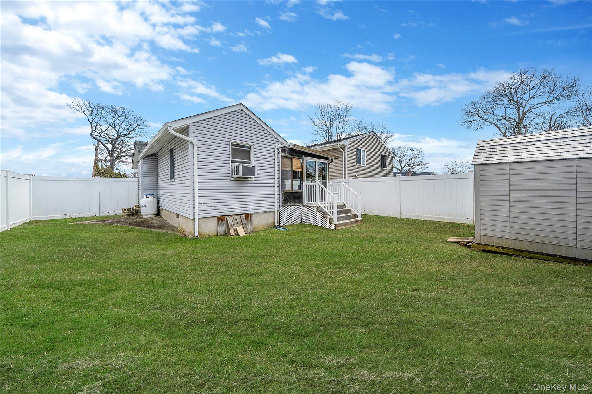 Single Family Bay  Suffolk County, NY 11779, MLS-978673-29