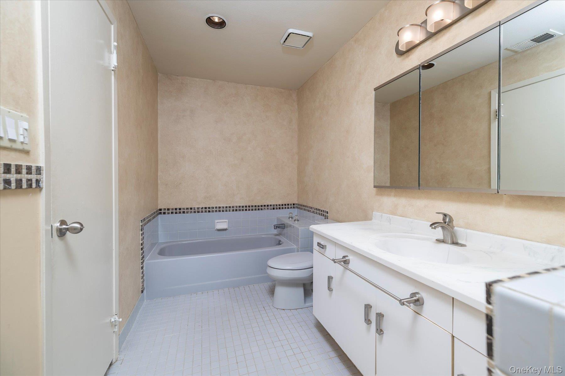 Coop Daly  Nassau County, NY 11572, MLS-978685-28