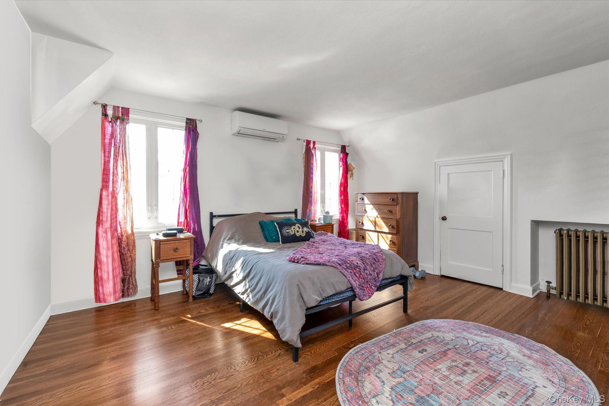 Single Family Livingston Suffolk County, NY 11702, MLS-978692-10