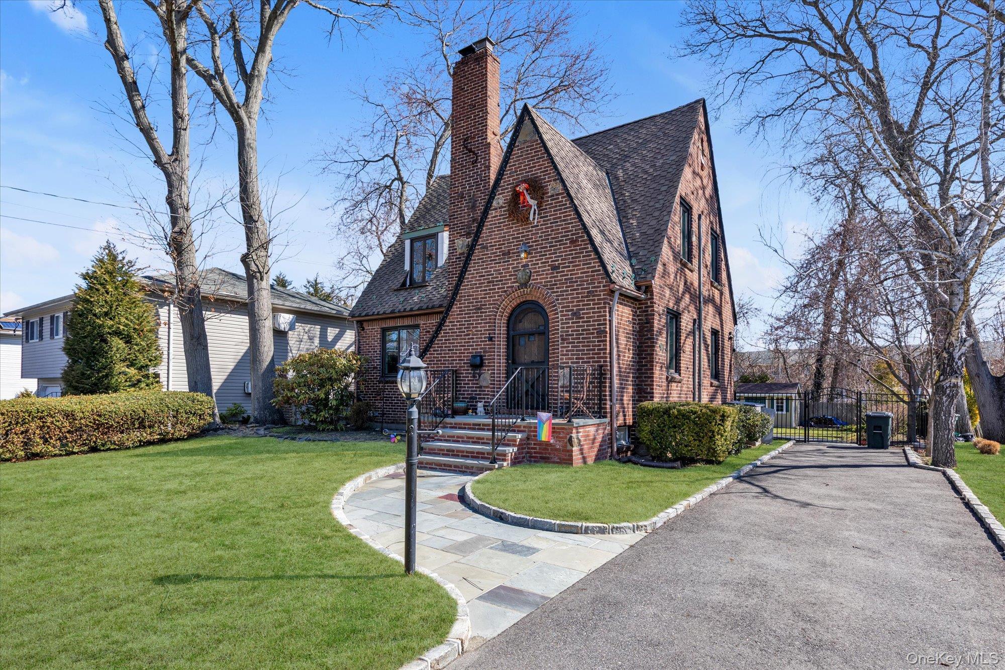 Single Family Livingston Suffolk County, NY 11702, MLS-978692-2