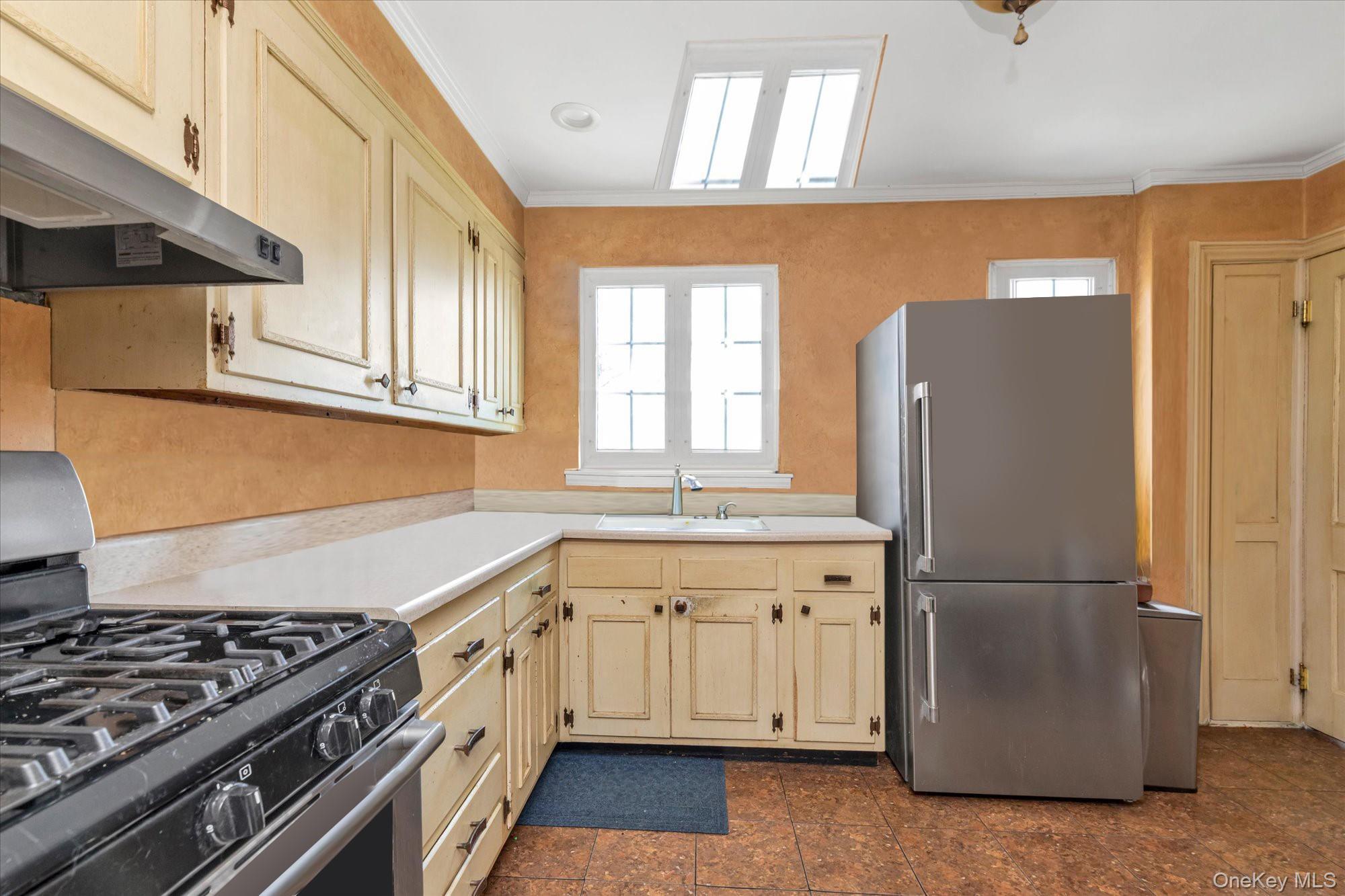 Single Family Livingston Suffolk County, NY 11702, MLS-978692-8