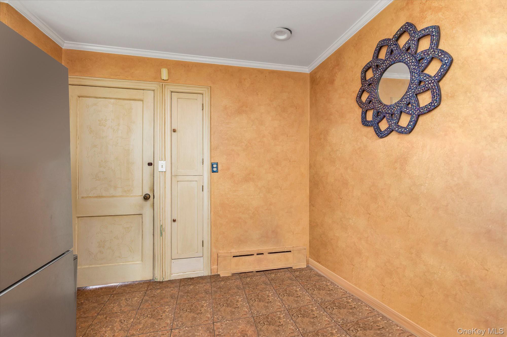 Single Family Livingston Suffolk County, NY 11702, MLS-978692-9