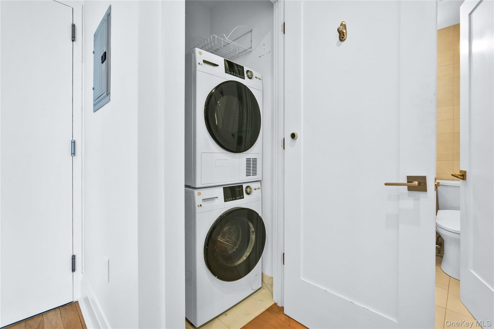 Condo 31st Queens, NY 11106, MLS-978701-15