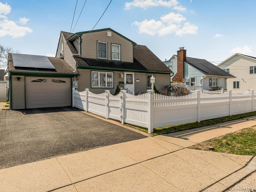 Single Family Montgomery  Nassau County, NY 11572, MLS-978709-27