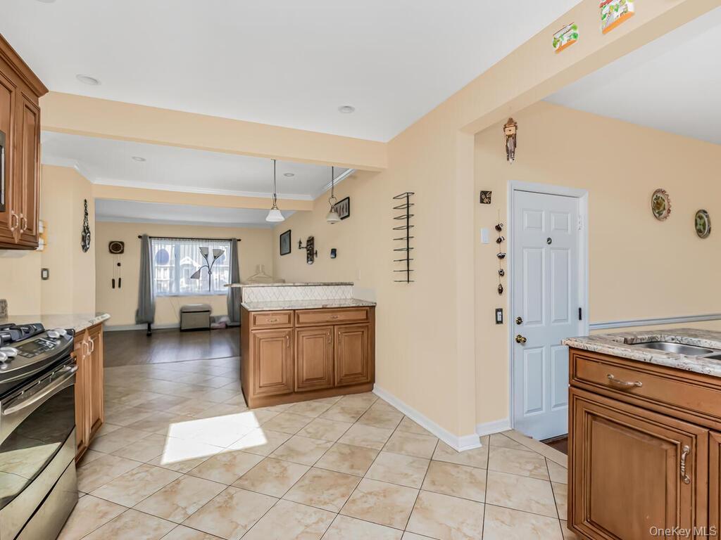Single Family Montgomery  Nassau County, NY 11572, MLS-978709-7