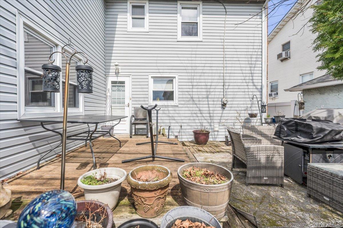 Single Family Chester  Nassau County, NY 11561, MLS-978727-23