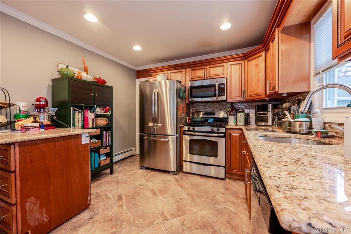 Single Family Chester  Nassau County, NY 11561, MLS-978727-7