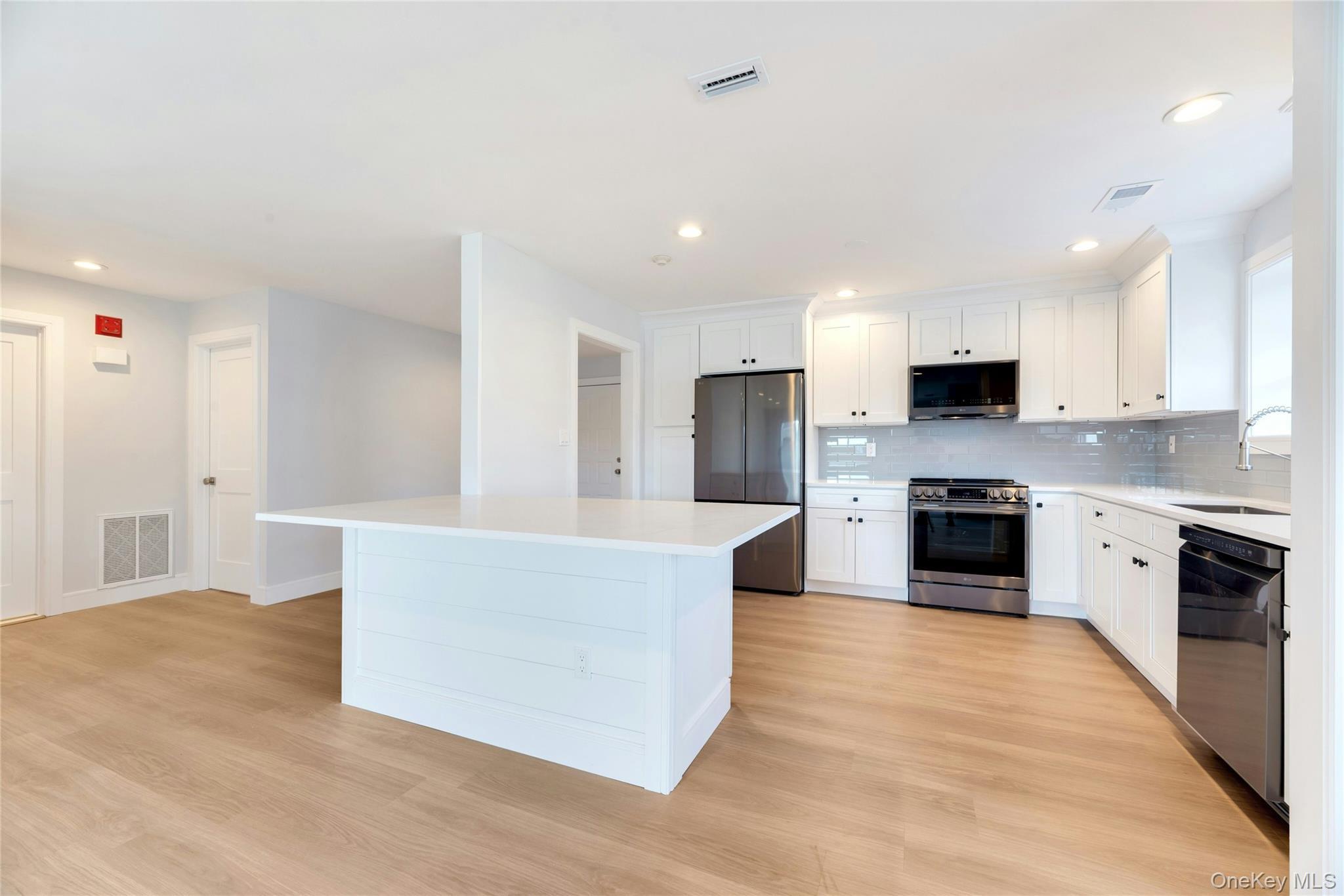 Condo Midland Pond  Suffolk County, NY 11955, MLS-978743-8