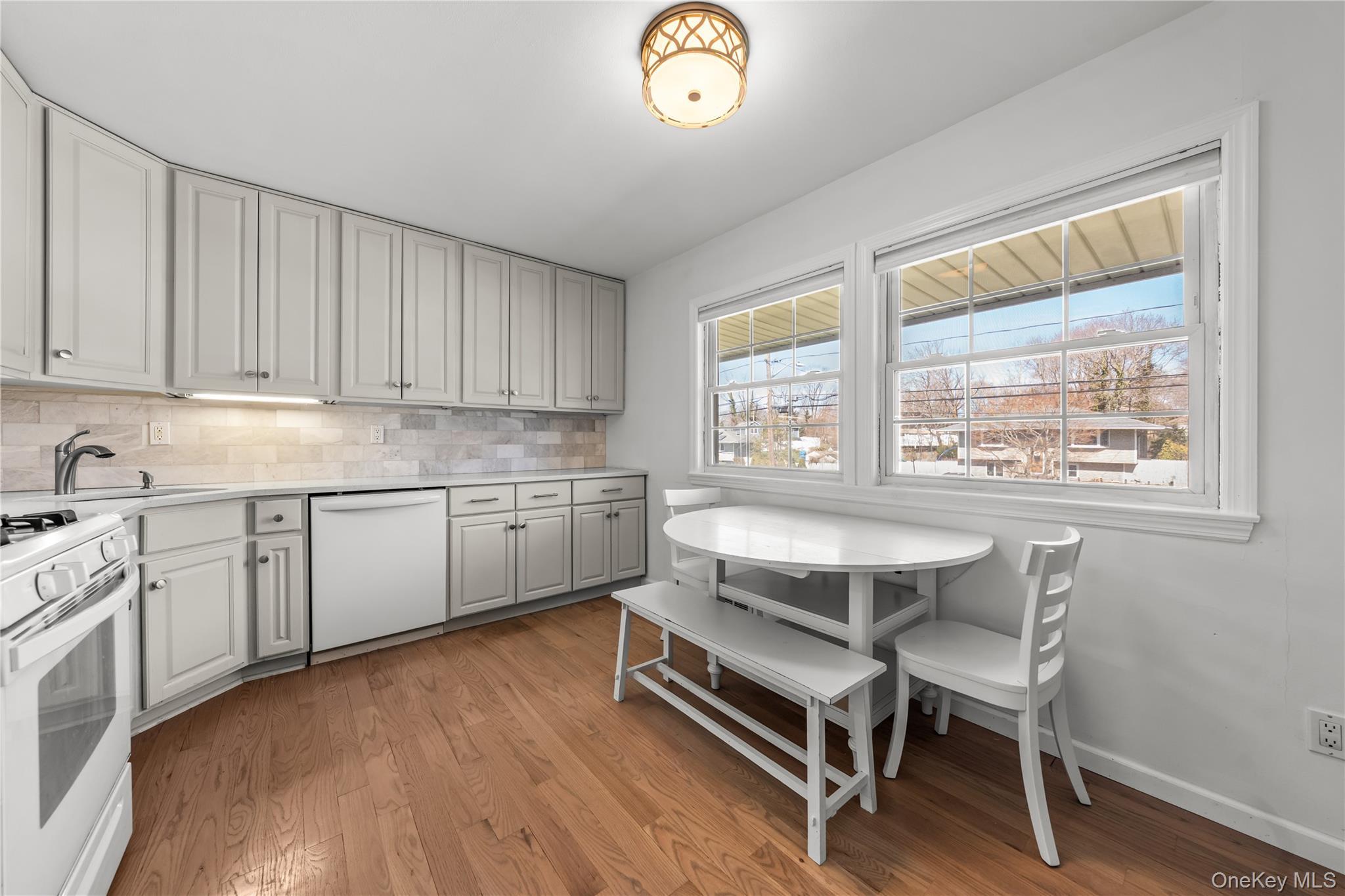 Single Family Lynx  Suffolk County, NY 11733, MLS-978751-10