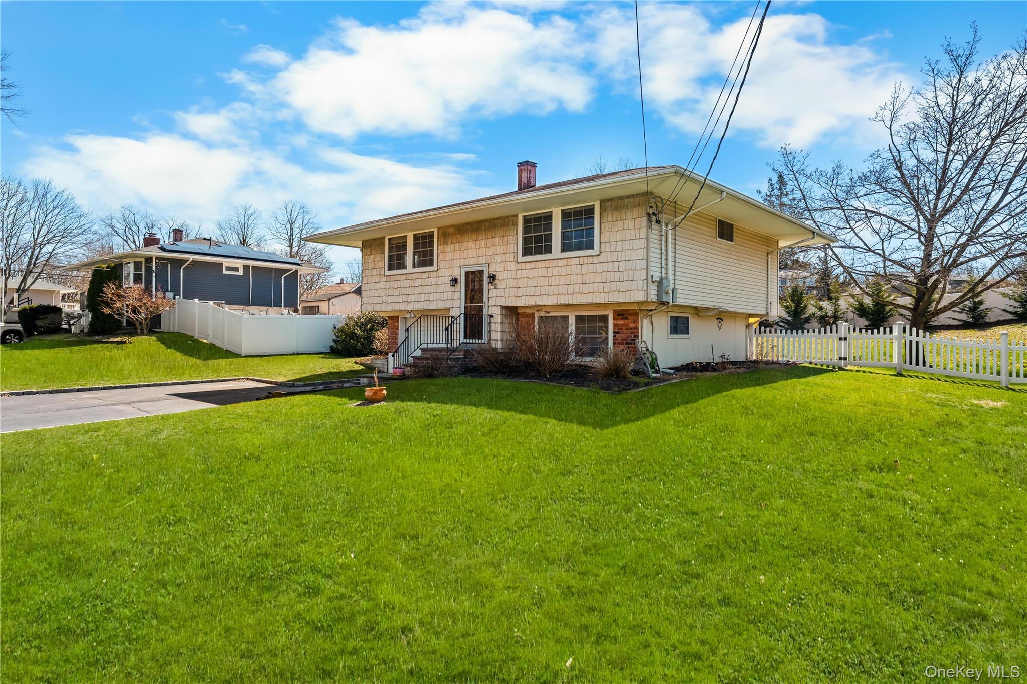 Single Family Lynx  Suffolk County, NY 11733, MLS-978751-2