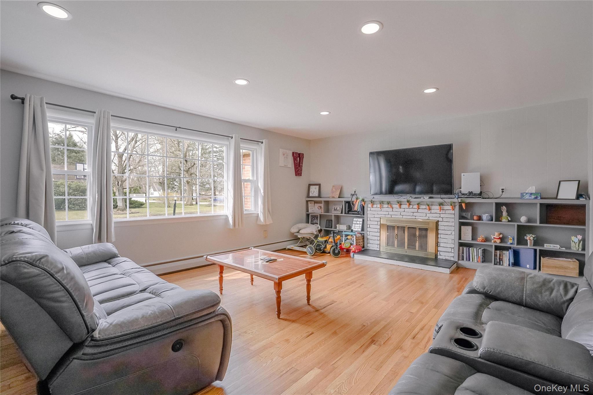 Single Family Mary Ulster County, NY 12449, MLS-978752-4